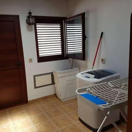 Sleeps 6 Pool Wifi 别墅